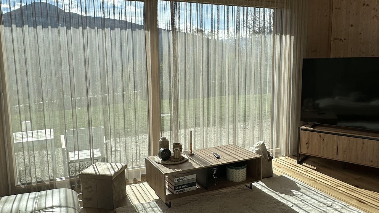 Photo of Livingroom in Lens