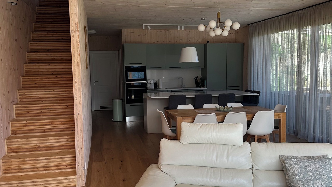 Photo of Livingroom in Lens