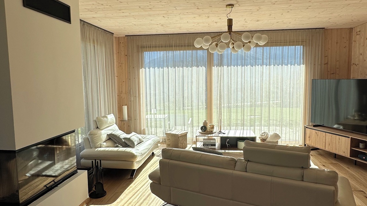 Photo of Livingroom in Lens