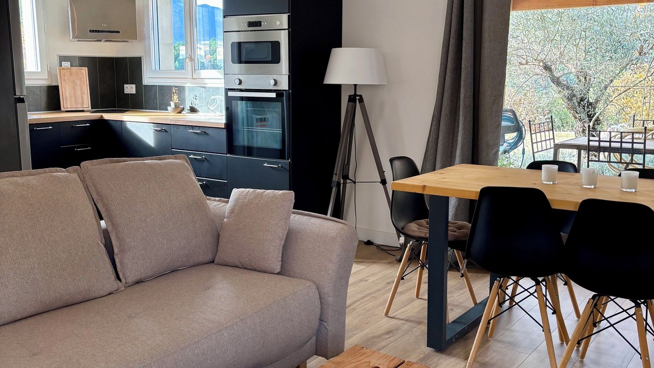 Photo of Livingroom in Chambonas