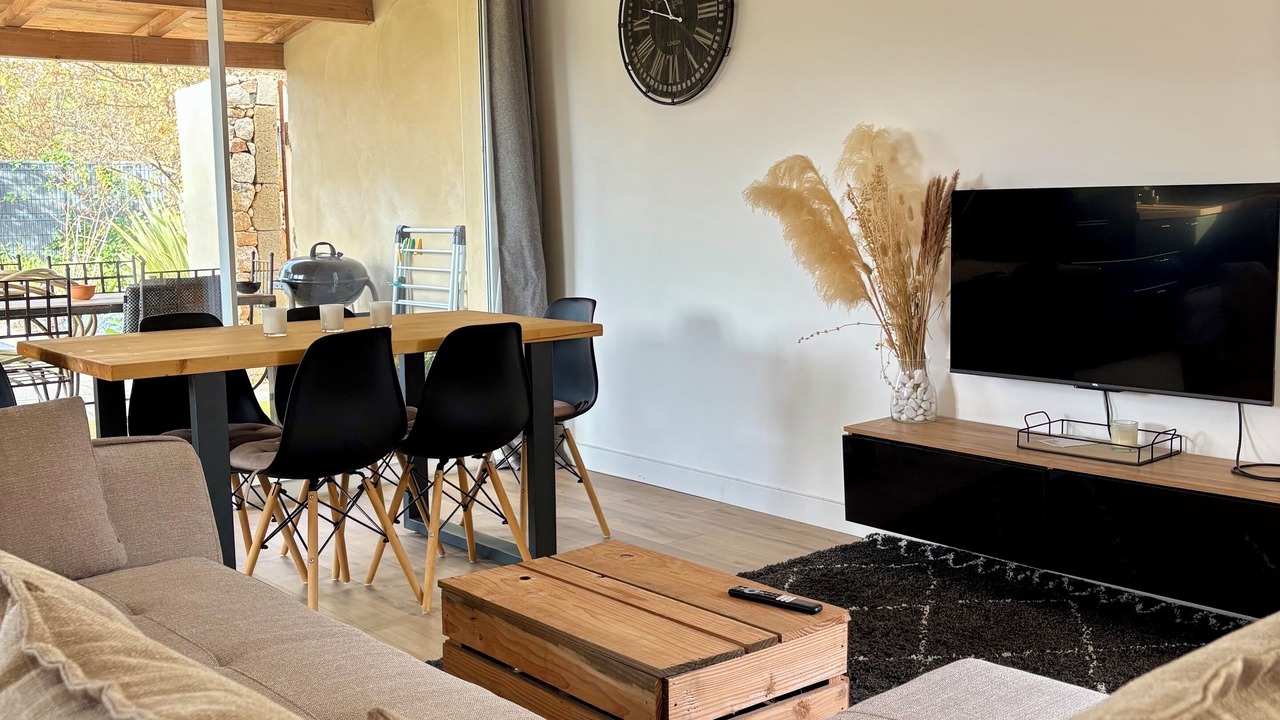 Photo of Livingroom in Chambonas