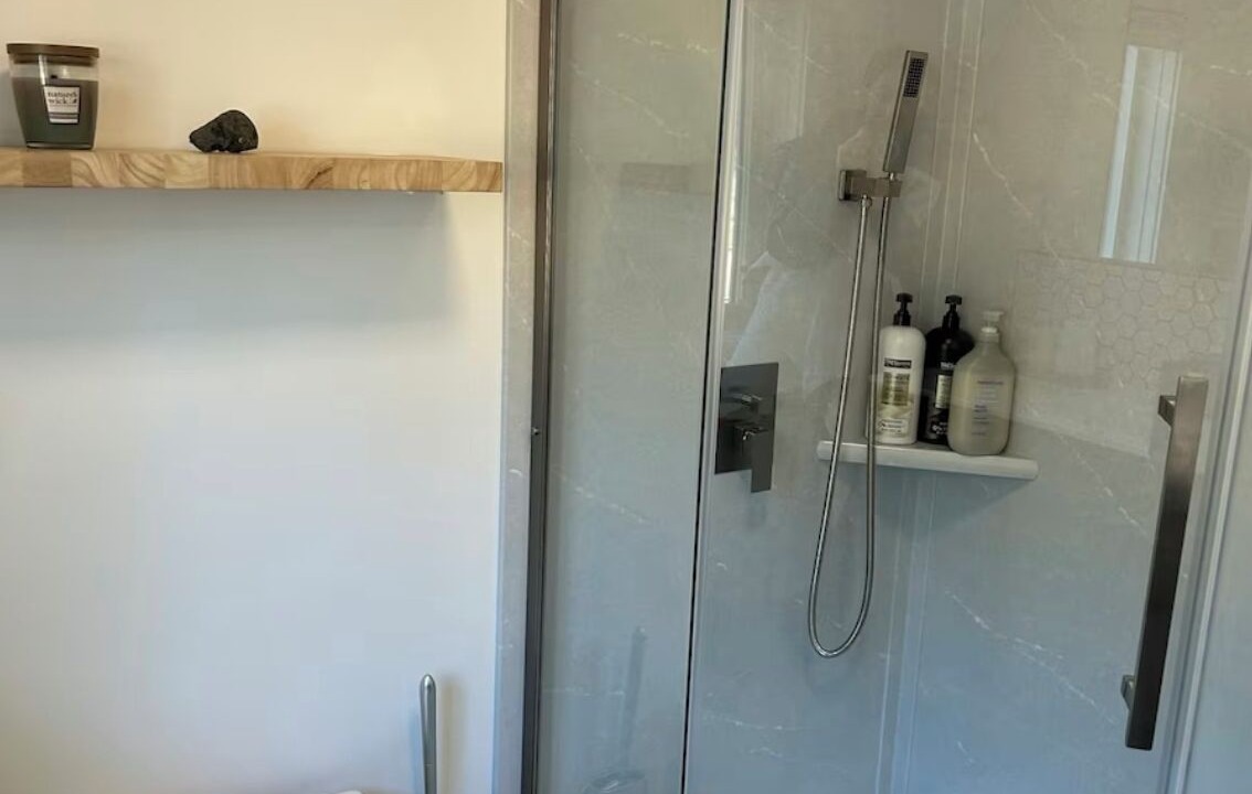 Photo of Bathroom in Russell