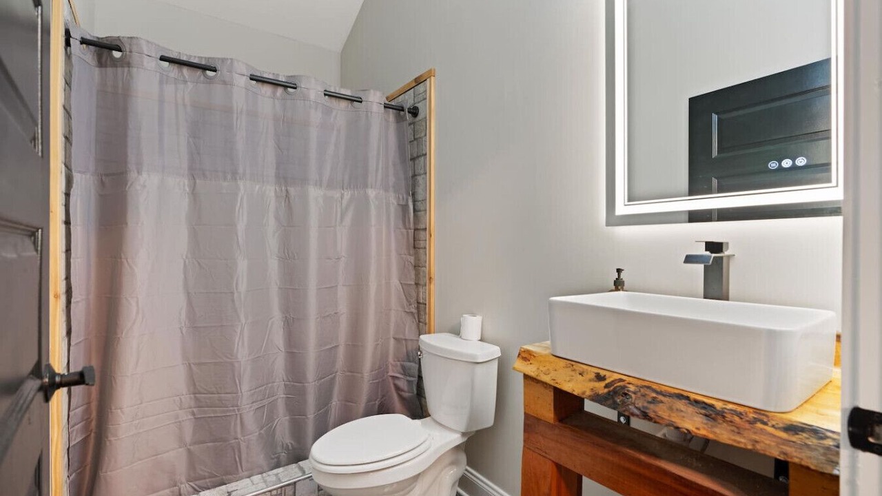 Photo of Bathroom in Dickson County