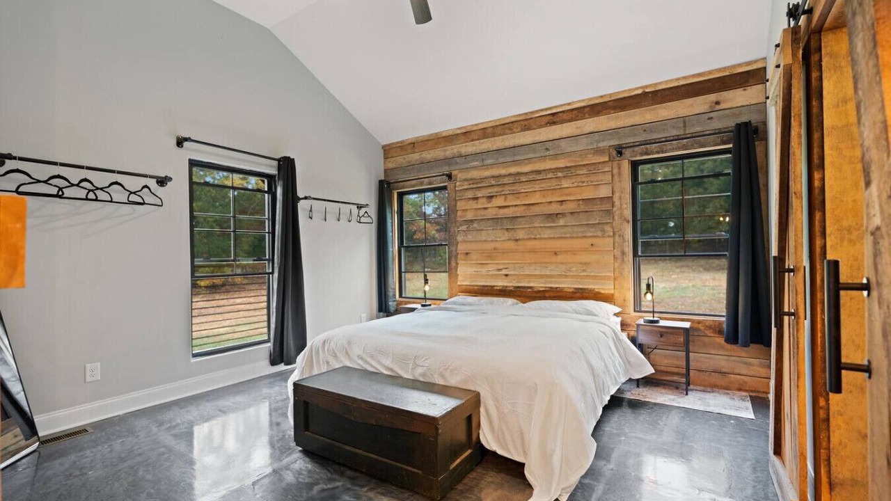 Photo of Bedroom in Dickson County