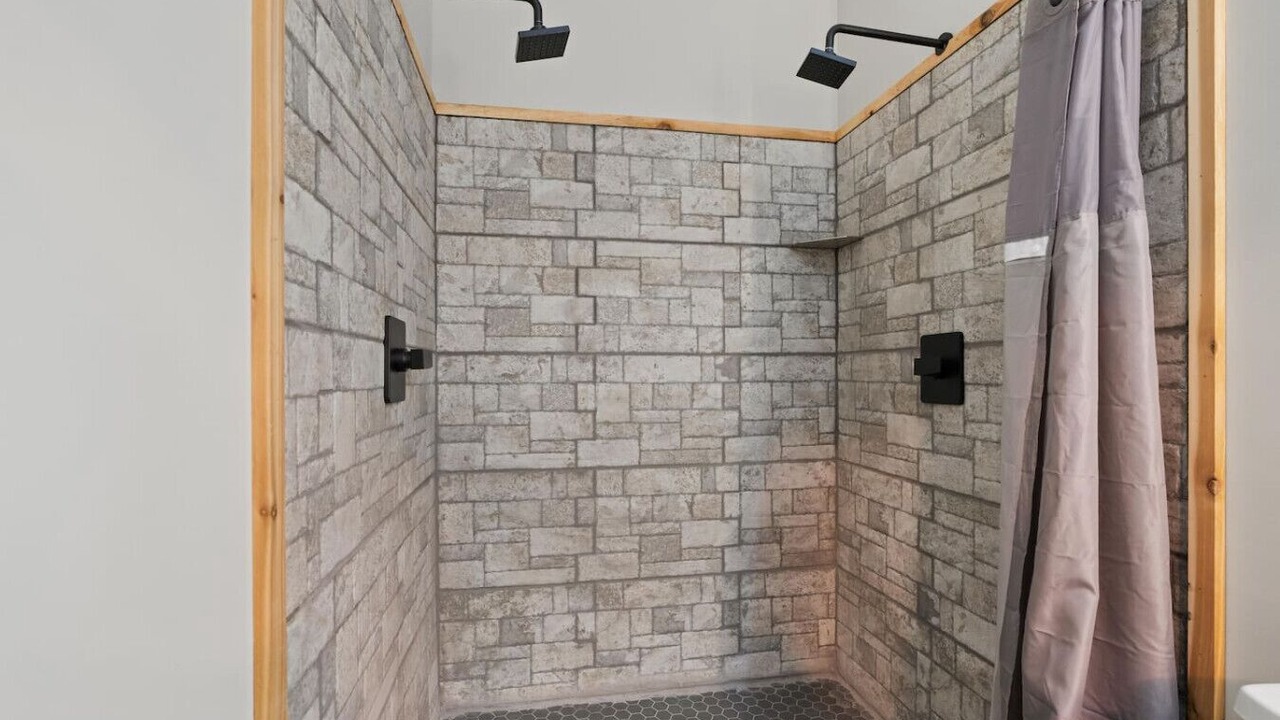 Photo of Bathroom in Dickson County
