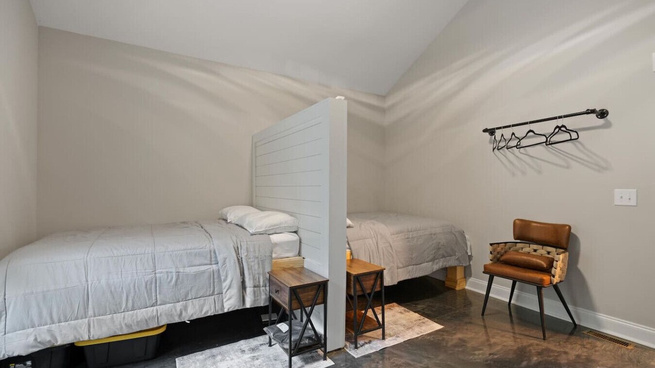 Photo of Bedroom in Dickson County