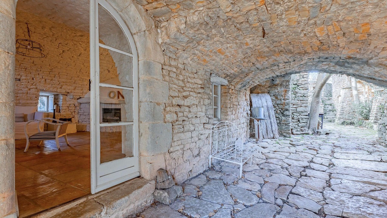 Photo of Others in Rouet