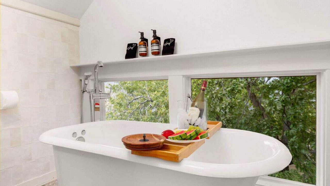 Photo of Bathroom in Midtown