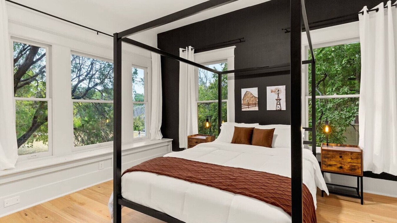 Photo of Bedroom in Midtown