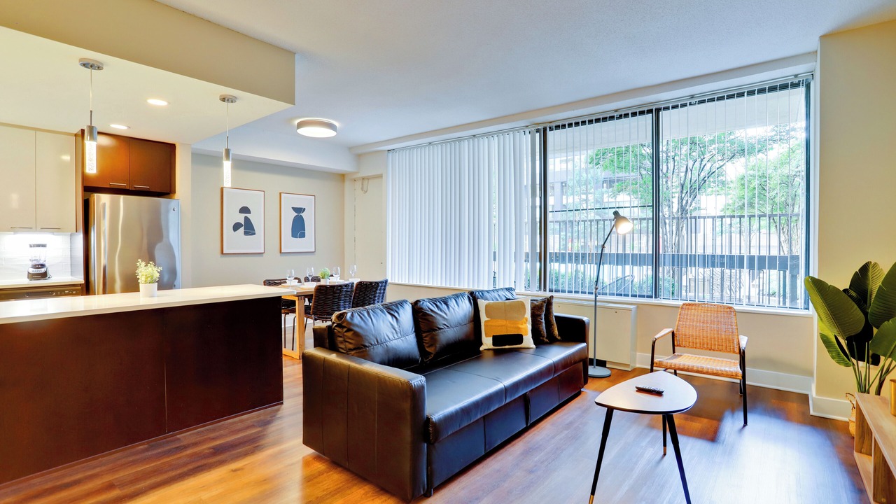 Photo of Livingroom in Crystal City
