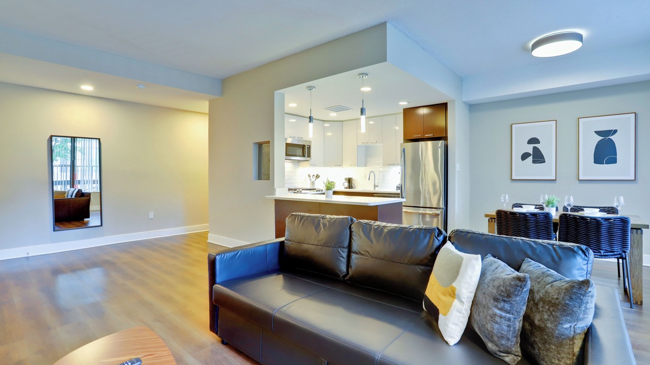 Photo of Livingroom in Crystal City