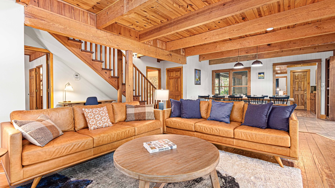 Photo of Livingroom in Clarkesville