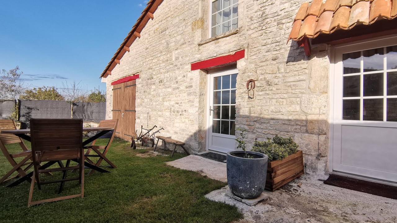 Photo of Outdoor in Coulgens