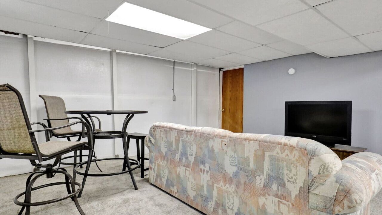 Photo of Livingroom in Lansing