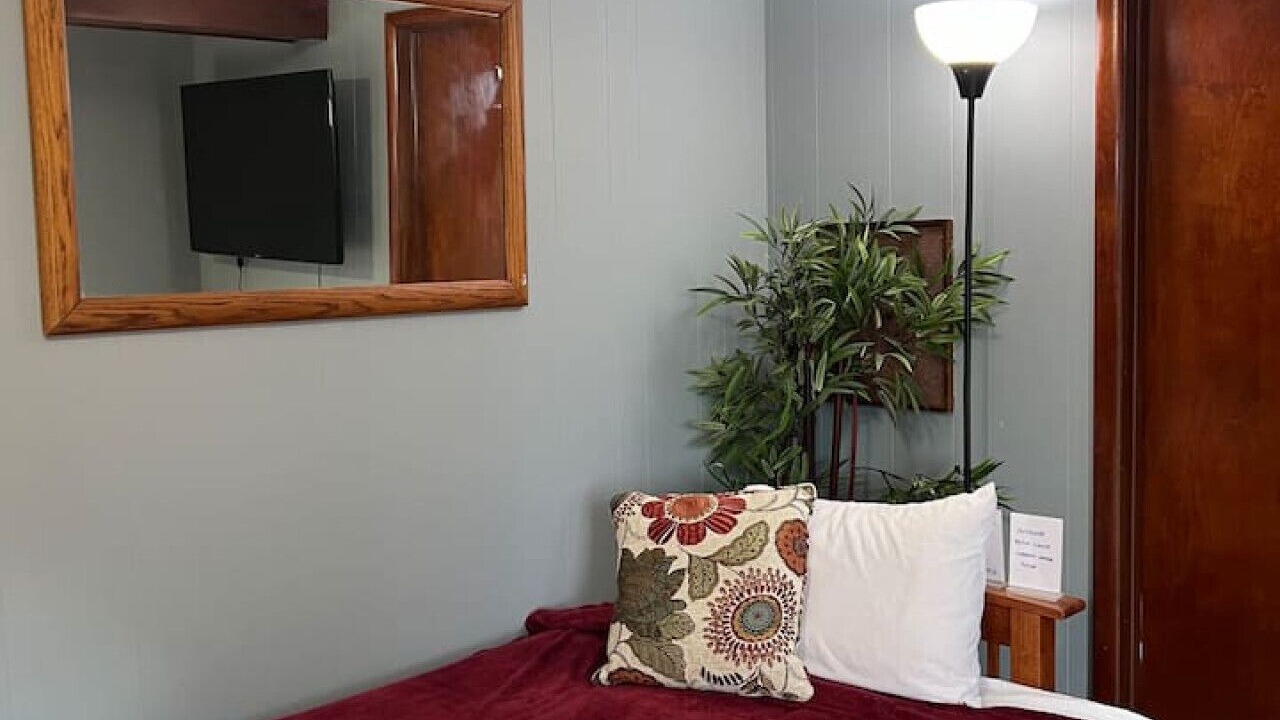 Photo of Bedroom in Lansing