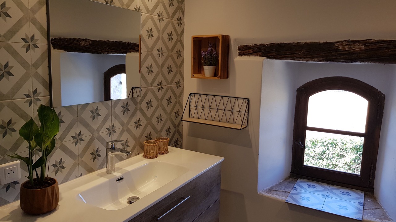Photo of Bathroom in Sainte-Croix-a-Lauze