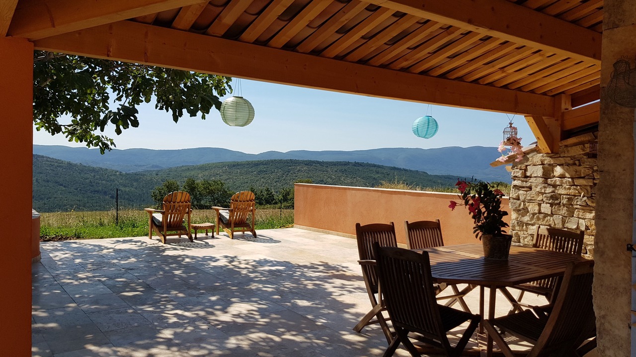 Photo of Outdoor in Sainte-Croix-a-Lauze