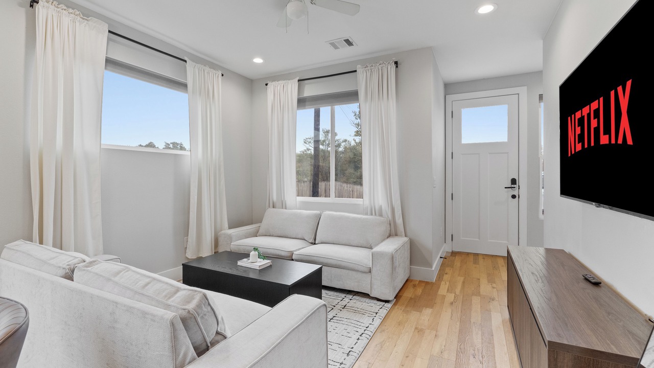 Photo of Livingroom in University Hills and Windsor Park