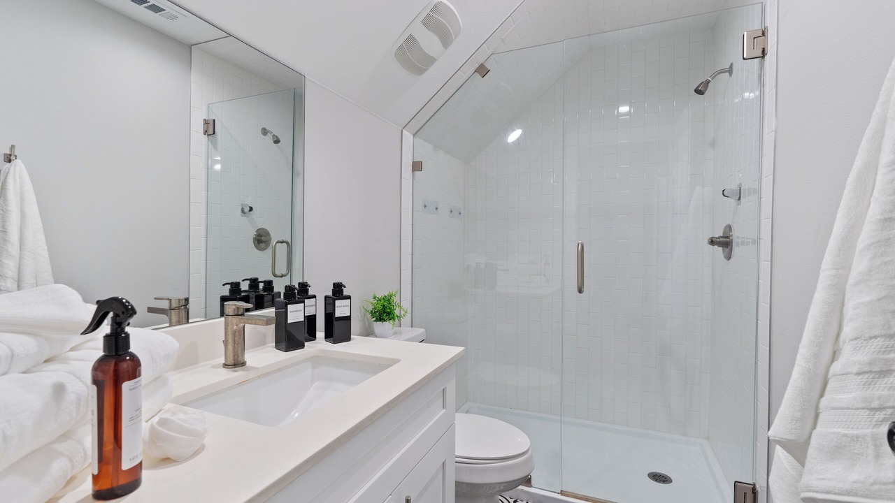 Photo of Bathroom in University Hills and Windsor Park