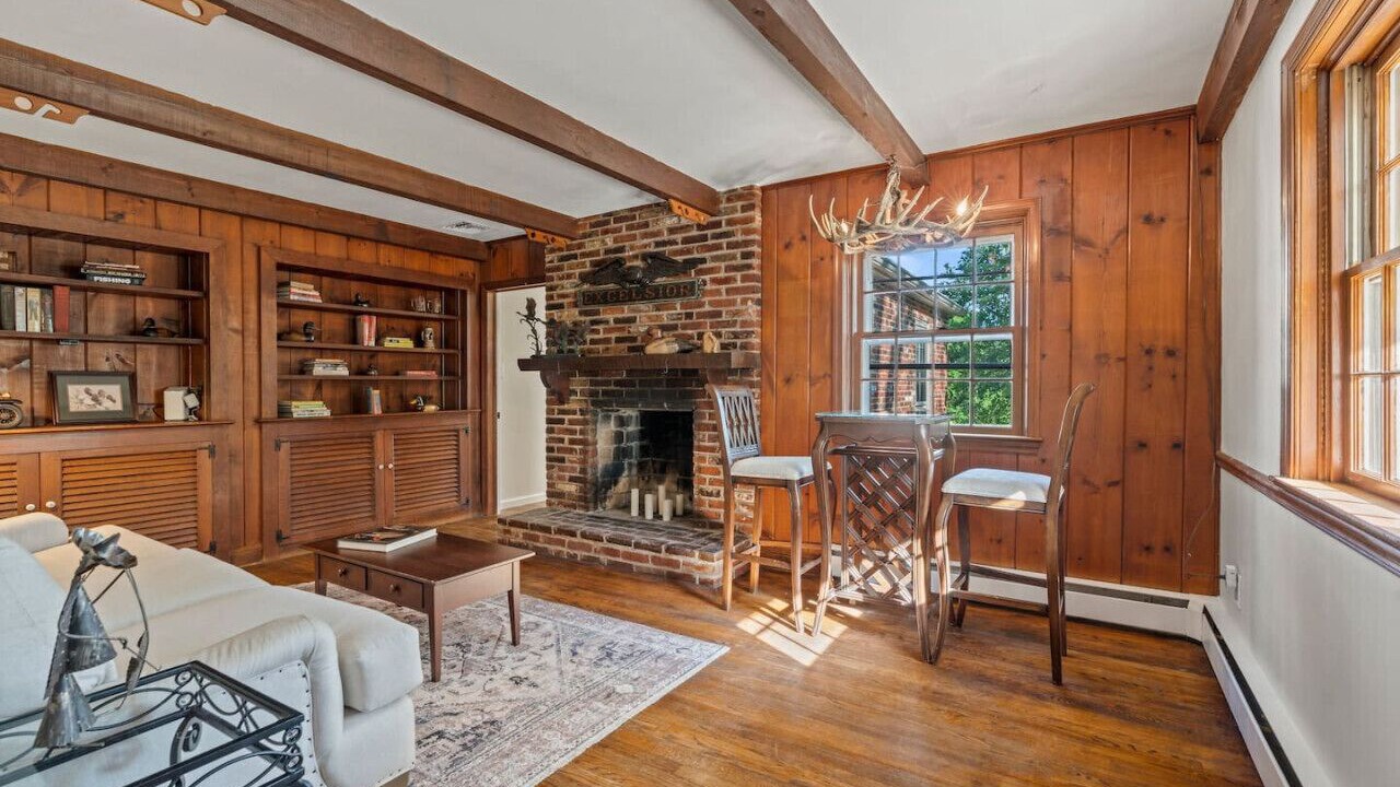 Photo of Livingroom in Newtown Square