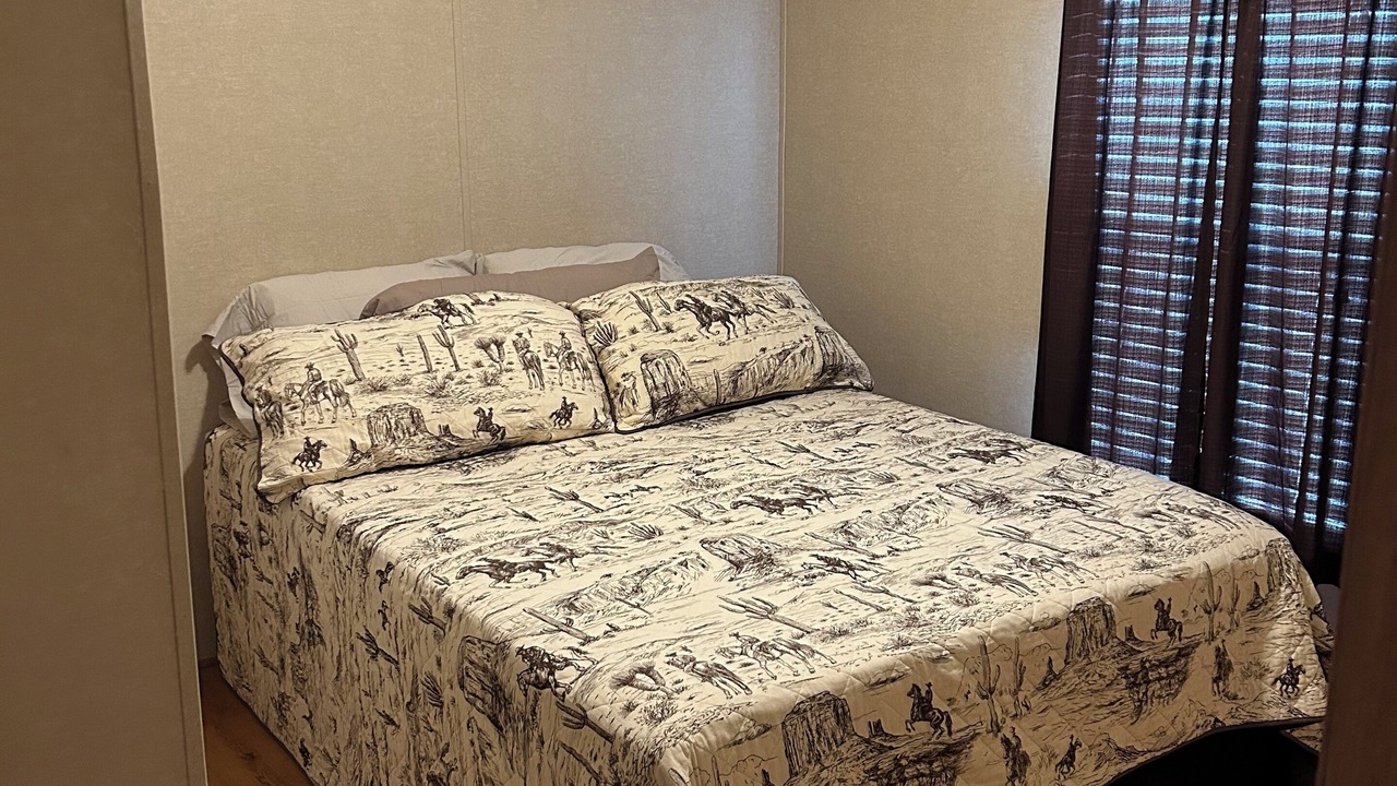 Photo of Bedroom in Freedom