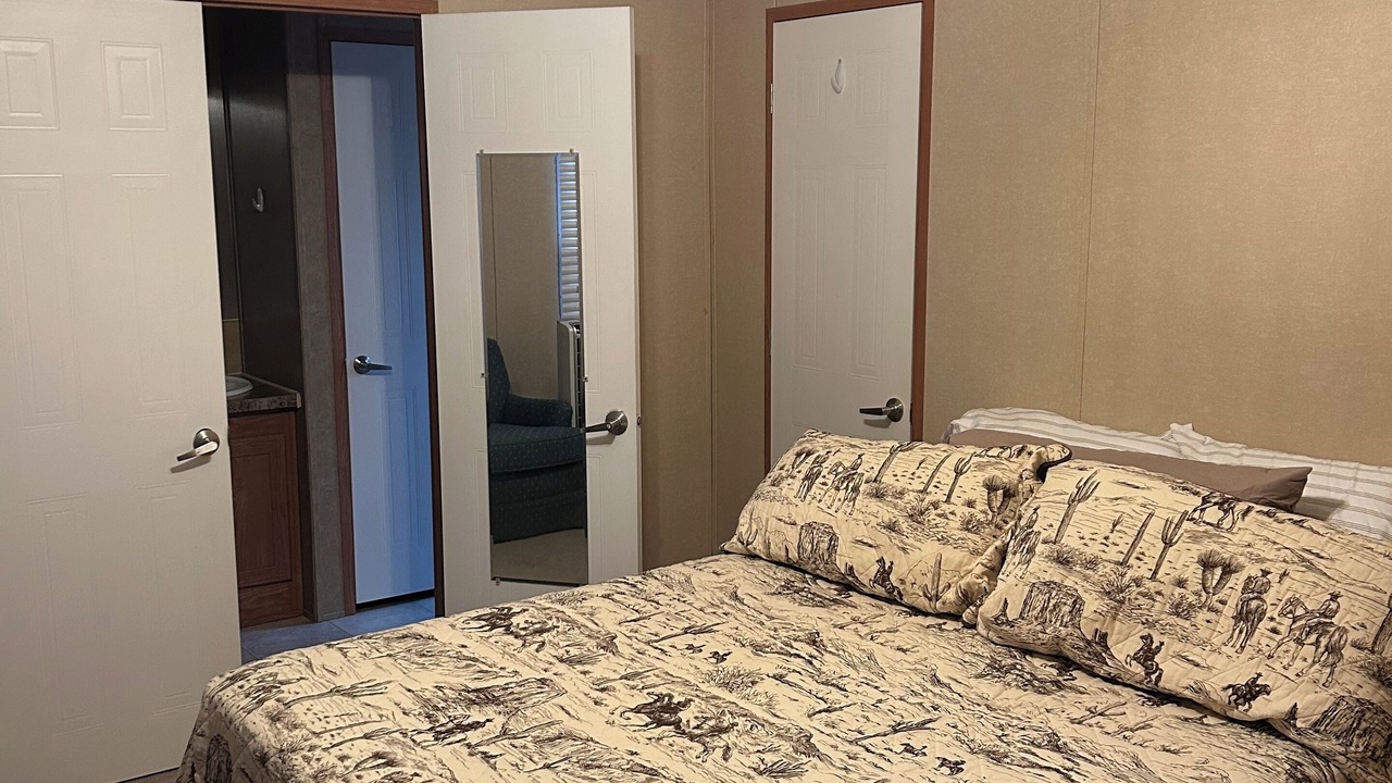 Photo of Bedroom in Freedom