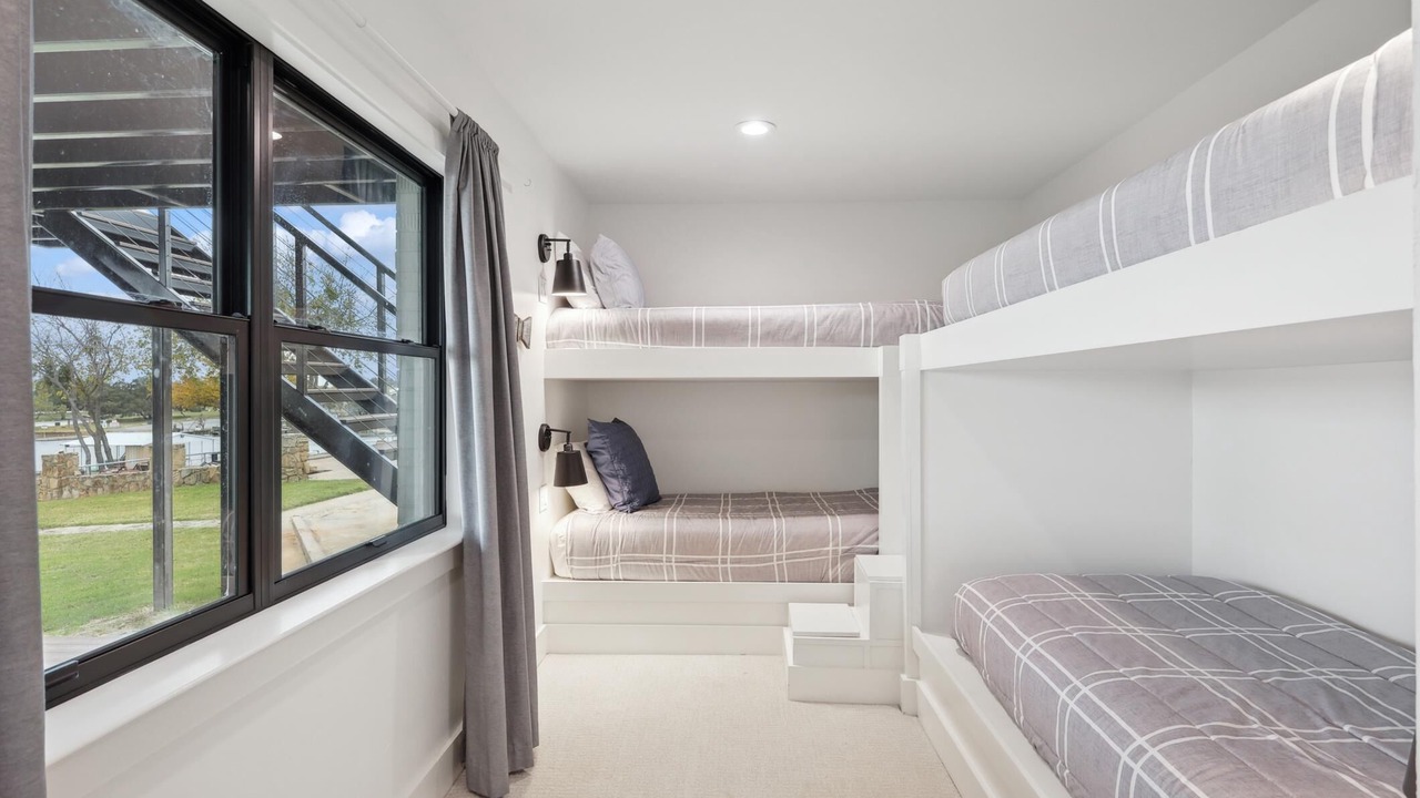 Photo of Bedroom in Graford