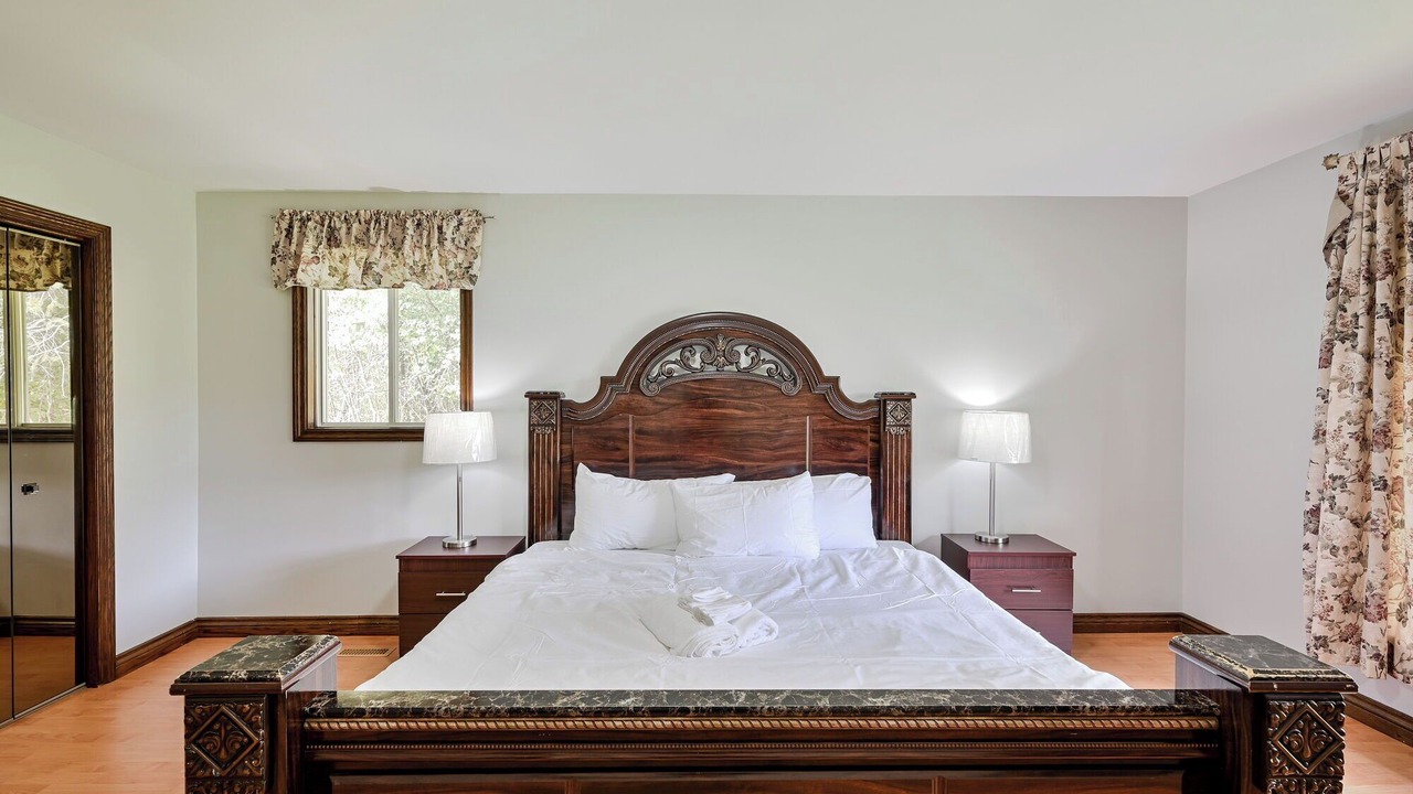 Photo of Bedroom in King