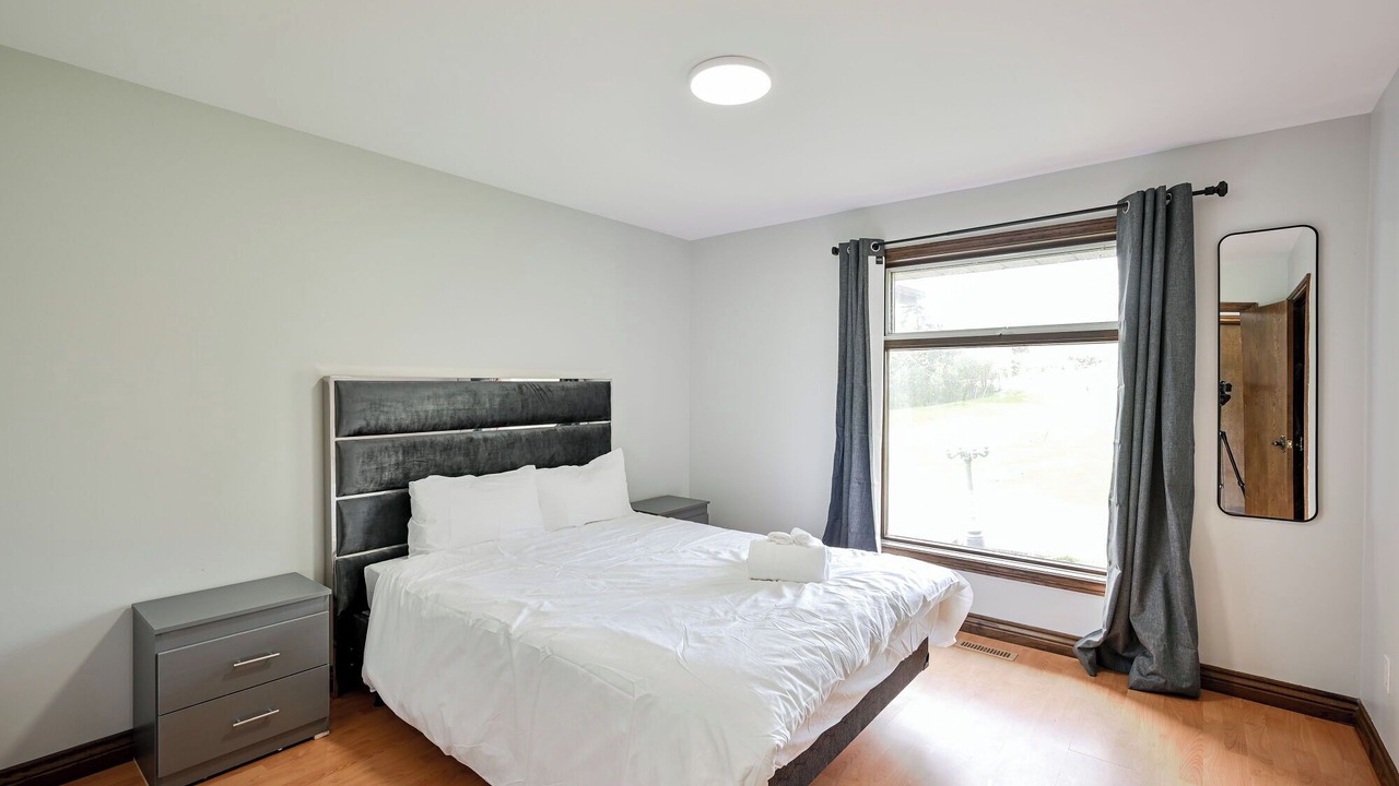 Photo of Bedroom in King