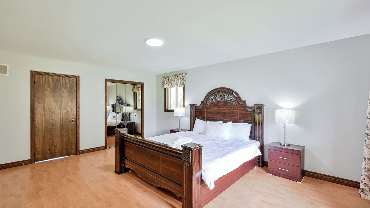 Photo of Bedroom in King