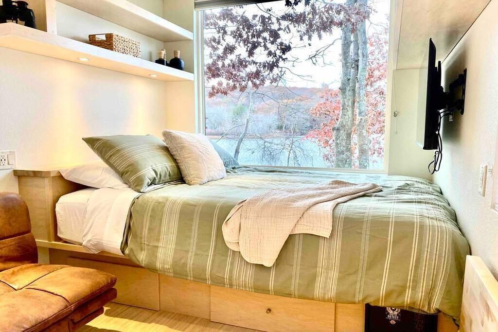 Photo of Bedroom in East Lyme