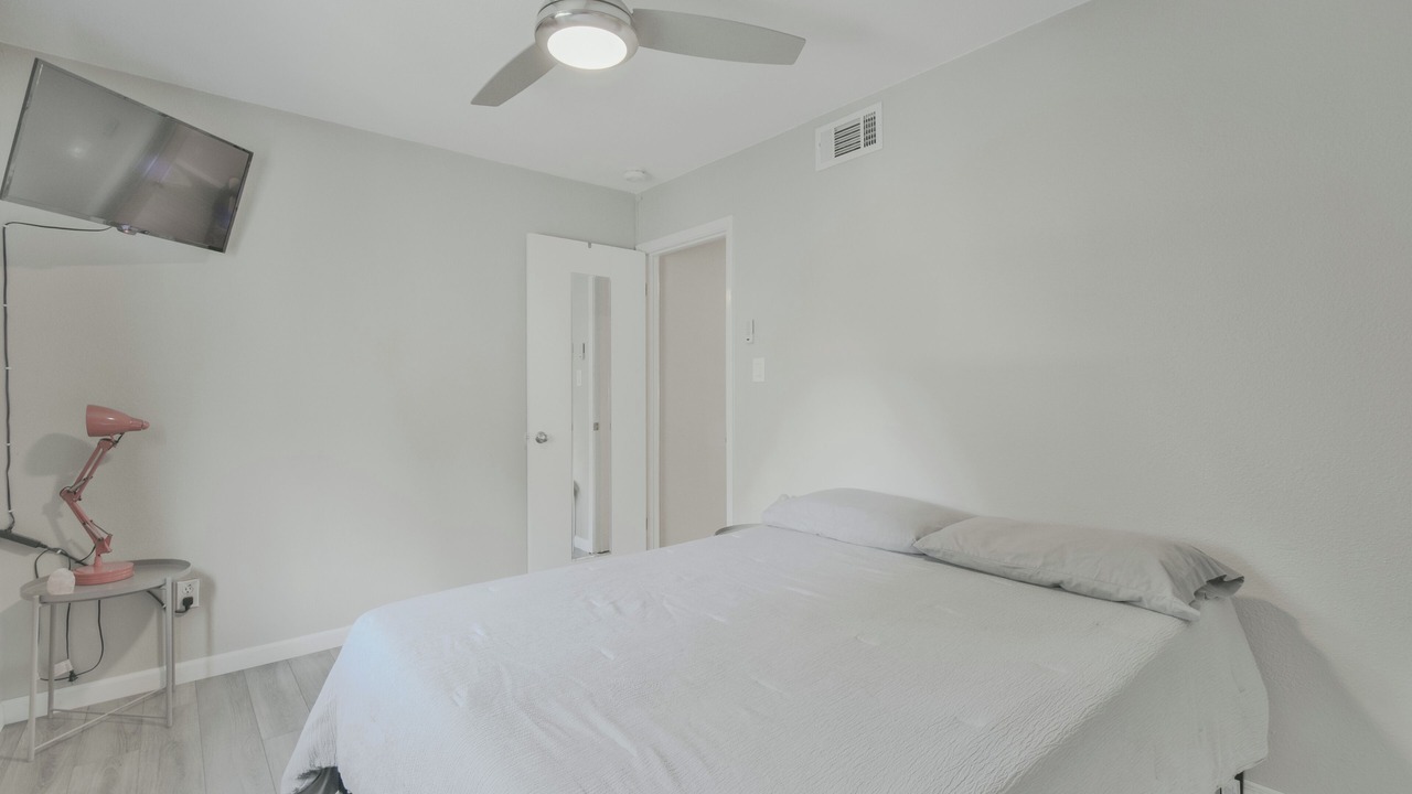 Photo of Bedroom in Greater South River City