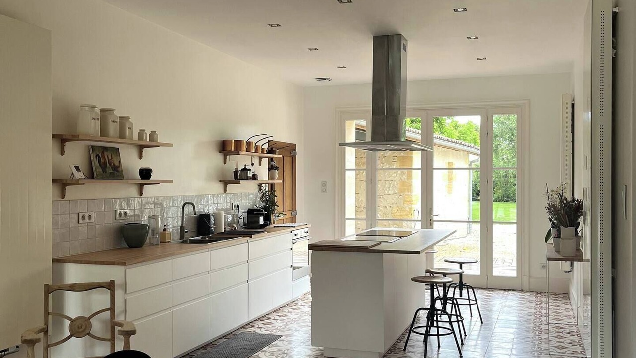 Photo of Kitchen in Port-Sainte-Foy-et-Ponchapt