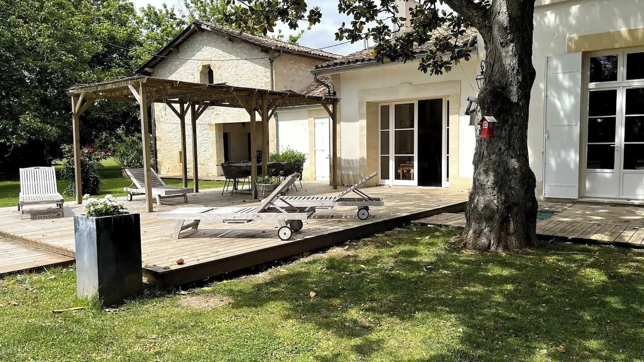 Photo of Patio Balcony in Port-Sainte-Foy-et-Ponchapt