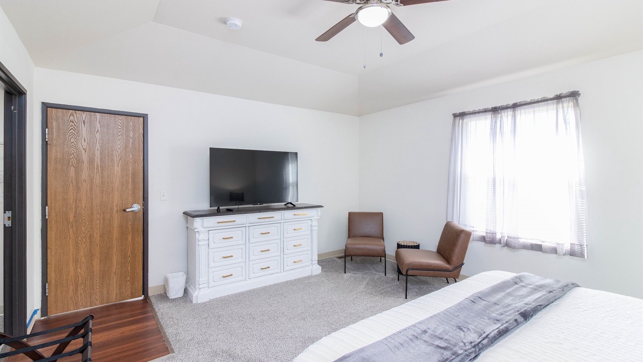 Photo of Bedroom in New Baltimore