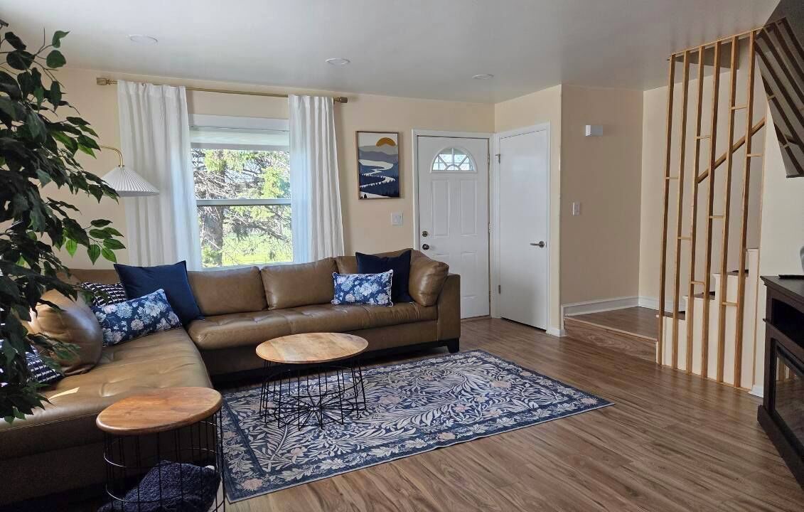 Photo of Livingroom in Gurnee
