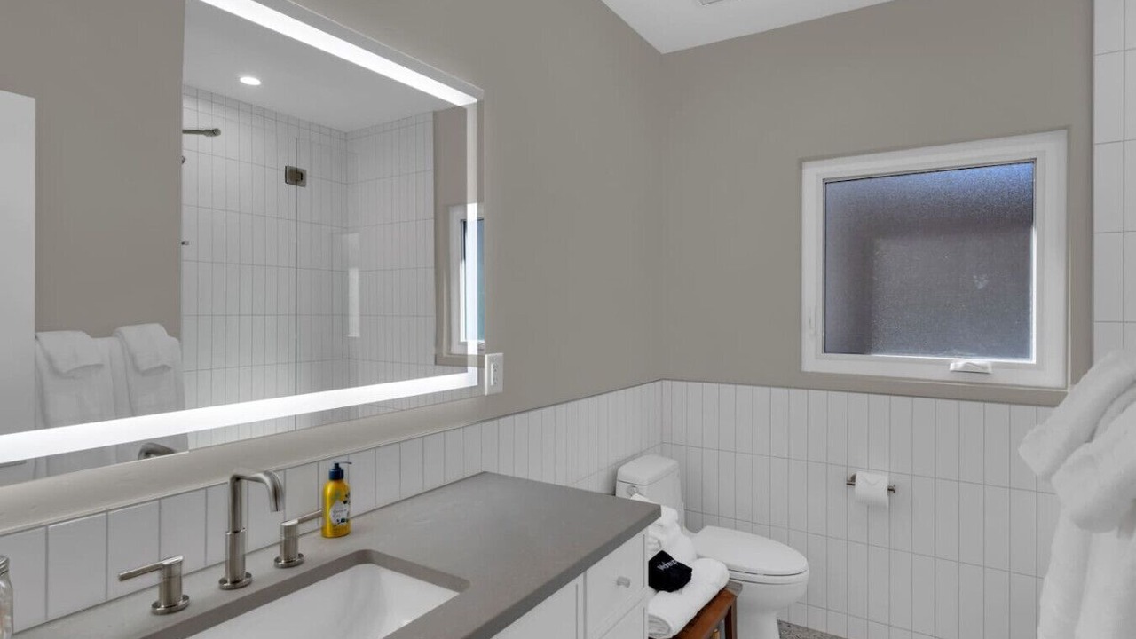 Photo of Bathroom in Blenman-Elm