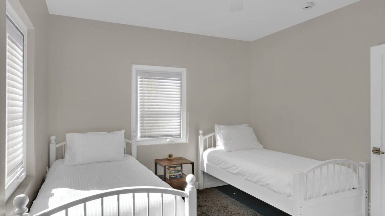 Photo of Bedroom in Blenman-Elm