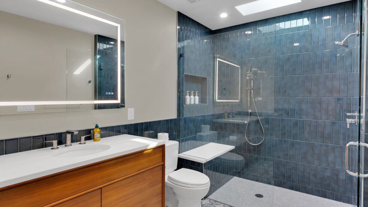 Photo of Bathroom in Blenman-Elm