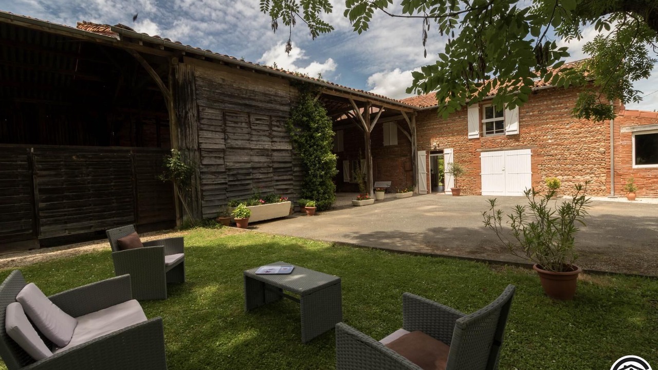 Photo of Patio Balcony in Montesquieu-Volvestre
