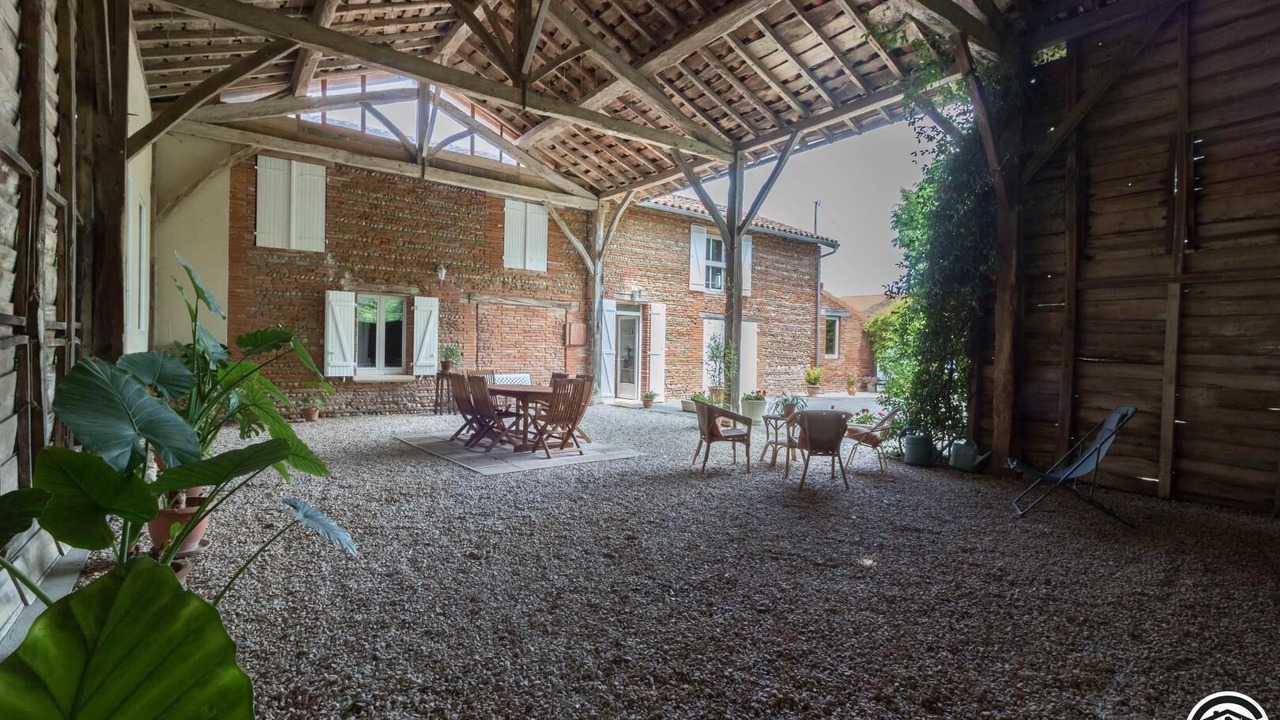 Photo of Patio Balcony in Montesquieu-Volvestre