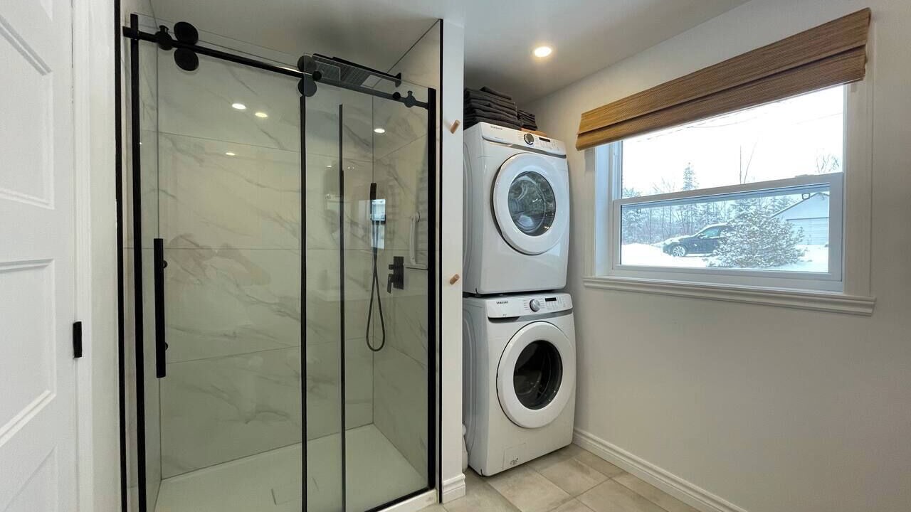 Photo of Bathroom in Saint-Alexis-des-Monts