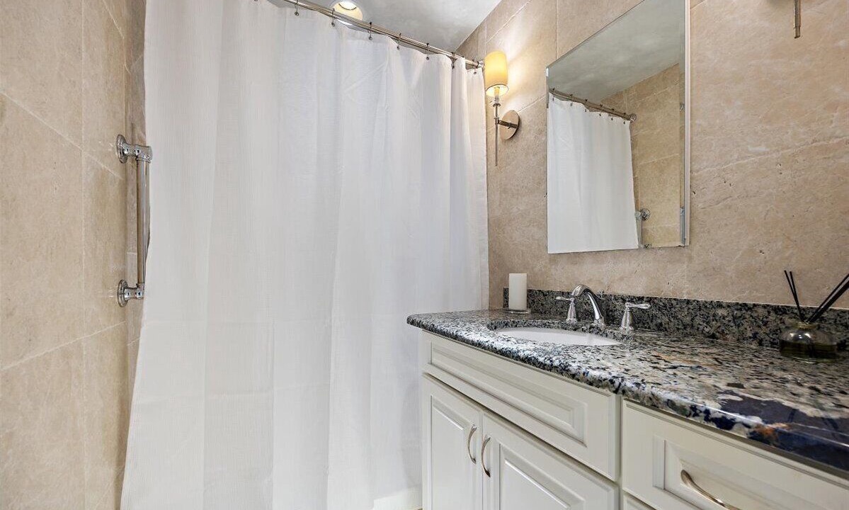 Photo of Bathroom in Sawgrass