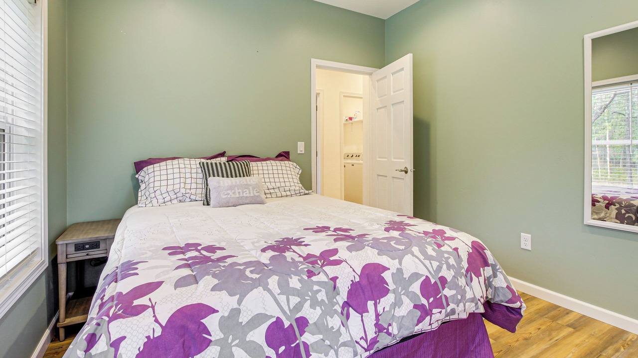Photo of Bedroom in Abrams