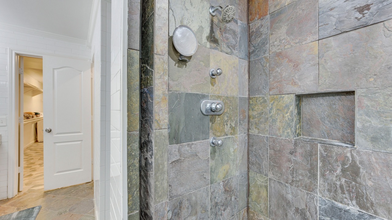 Photo of Bathroom in Streetman