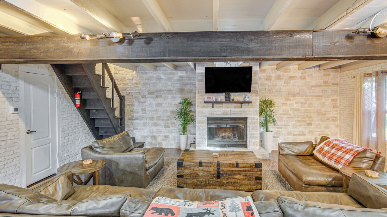 Photo of Livingroom in Streetman