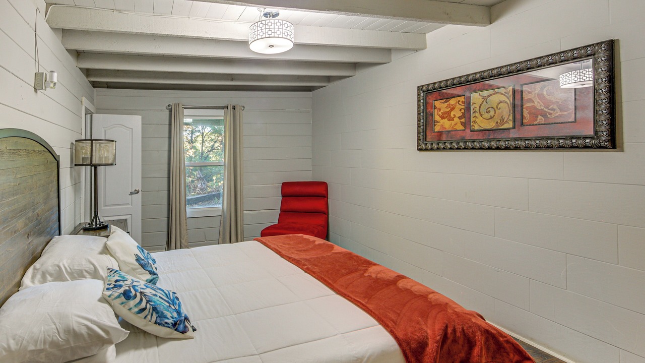 Photo of Bedroom in Streetman