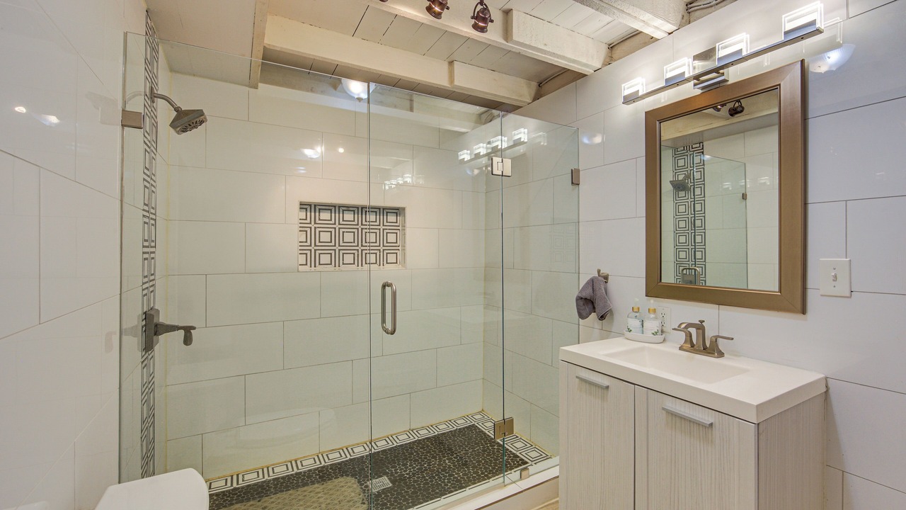 Photo of Bathroom in Streetman