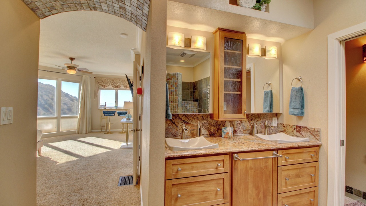 Photo of Bathroom in Glenwood Hills
