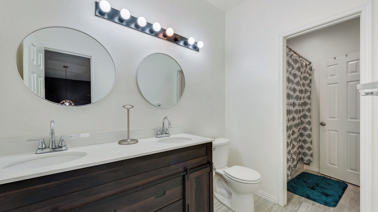 Photo of Bathroom in Grand Prairie